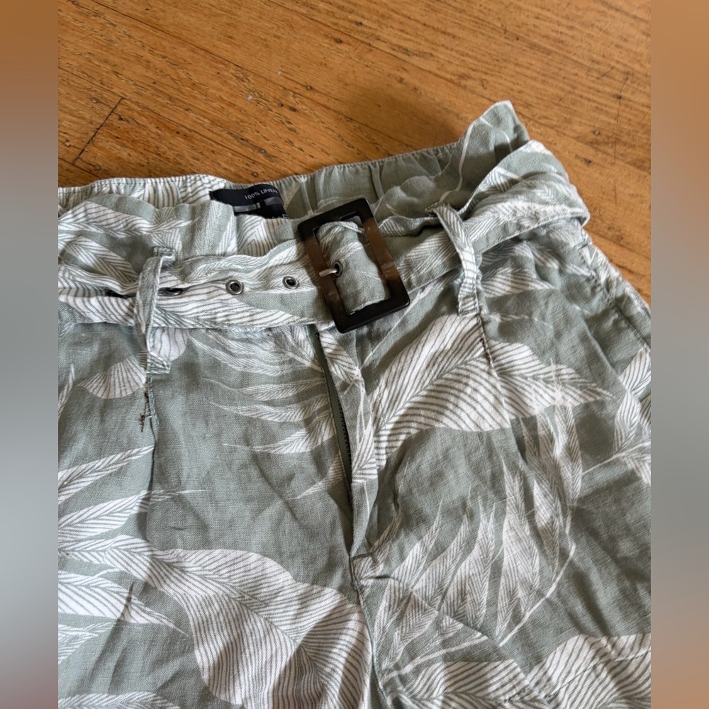 Tahari 100% linen shorts palm leaf tropical with faux turtle shell grommet belt - Picture 5 of 11